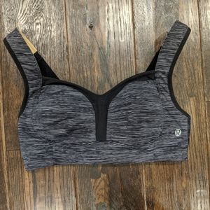 Sports bra (Ta ta tamer)